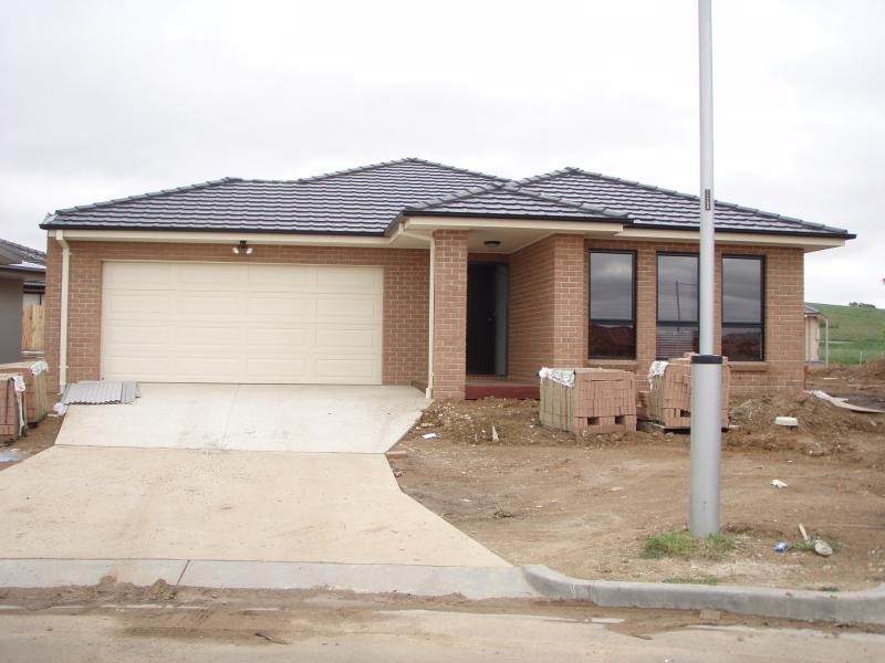 18 Grimstone Place, Franklin ACT 2913