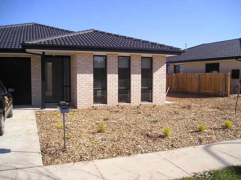 48 Polilight Street, Dunlop ACT 2615