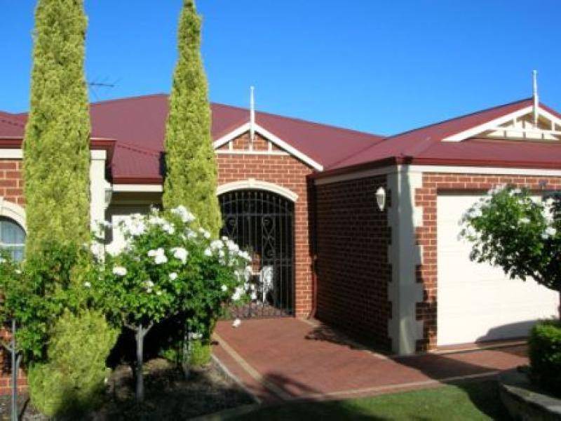 35 CUPELLO DRIVE, Swan View WA 6056