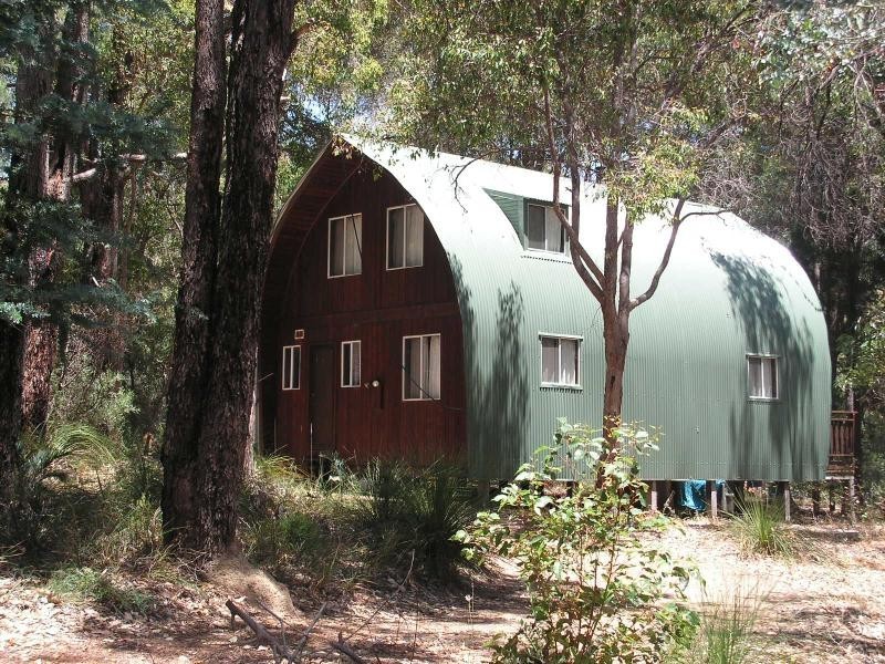 65 Hartung St, Mundaring WA 6073