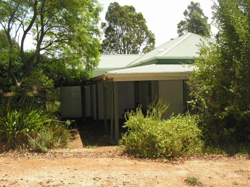 350 GILL STREET, Mundaring WA 6073