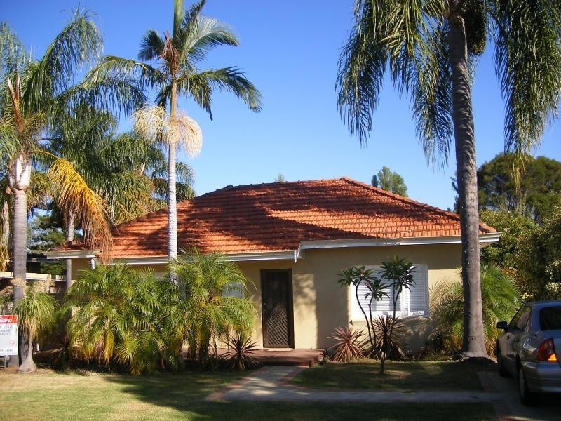 15 Beverley Tce, South Guildford WA 6055