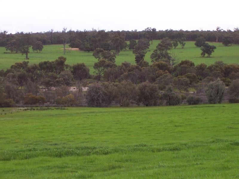 307 Chinganning Rd, Woottating WA 6562