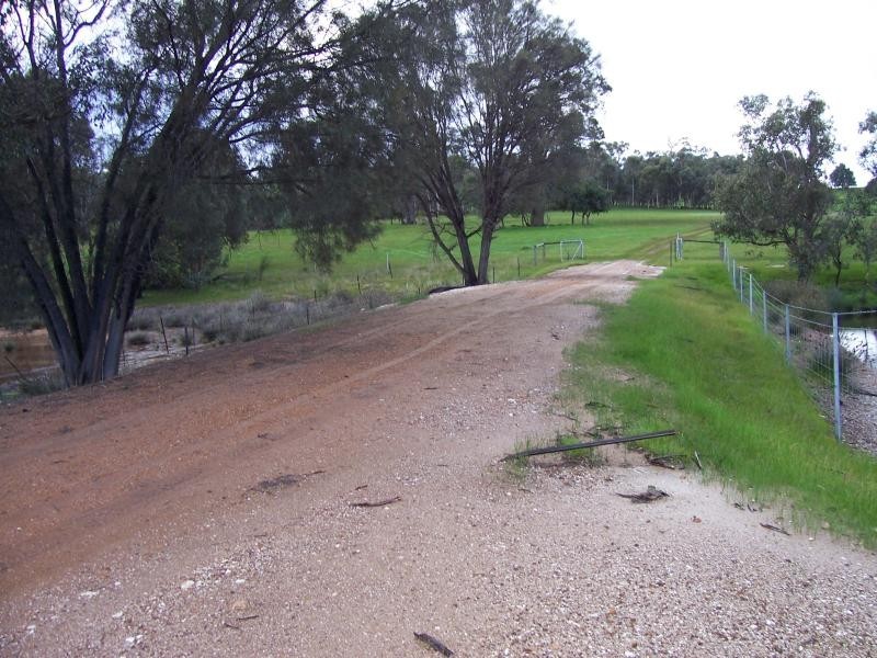 307 Chinganning Rd, Woottating WA 6562