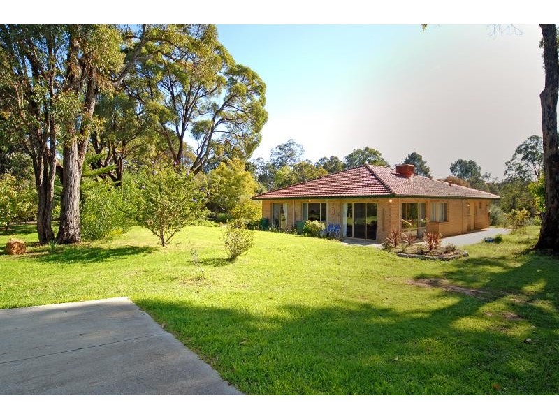 325 Helena Tce, Sawyers Valley WA 6074