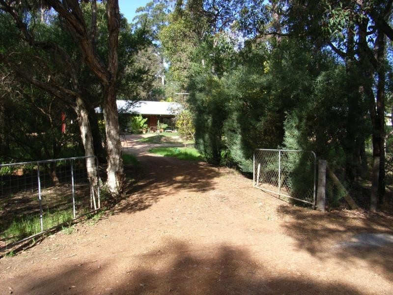 13 Mill End, Mount Helena WA 6082