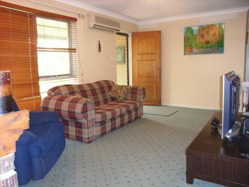 2 Yilgarn Street, Mundaring WA 6073