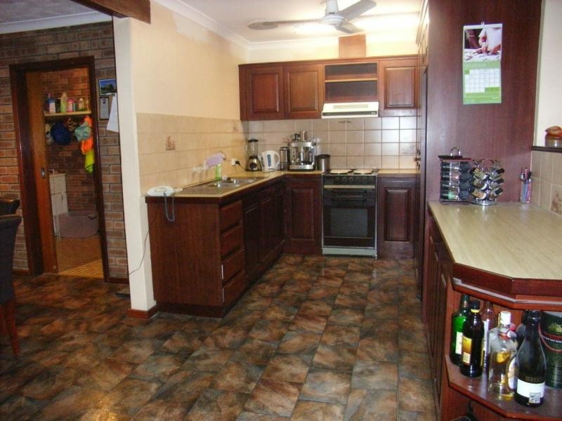 2 Yilgarn Street, Mundaring WA 6073