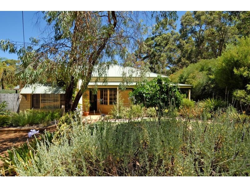 2030 Richardson Rd, Parkerville WA 6081