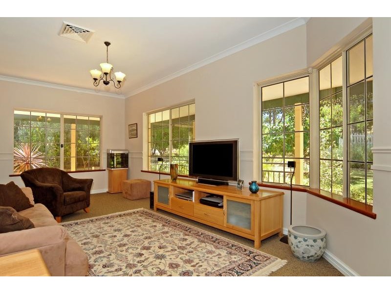 2030 Richardson Rd, Parkerville WA 6081