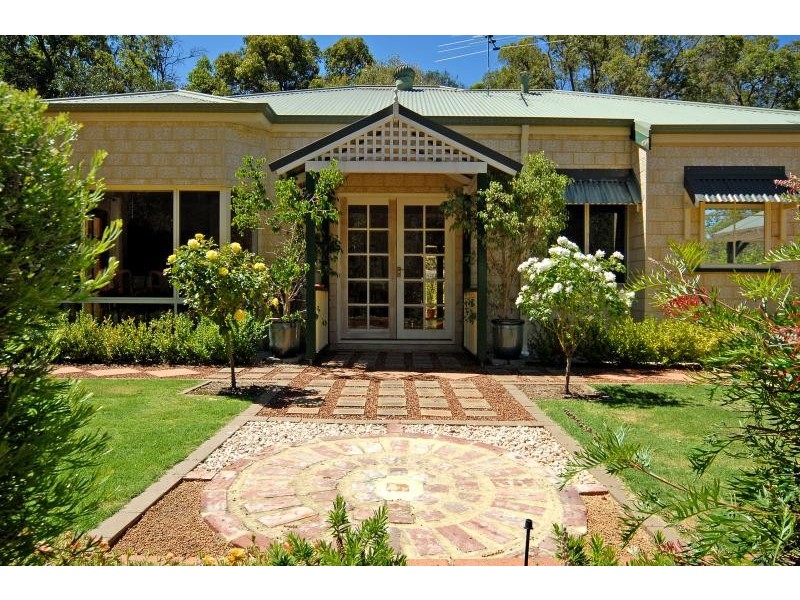 2030 Richardson Rd, Parkerville WA 6081