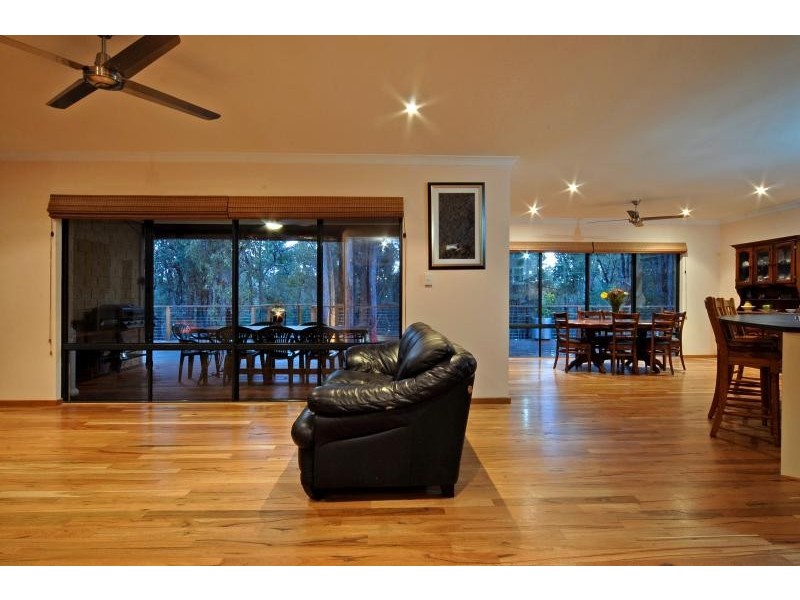 125 Avoca Glen, Stoneville WA 6081