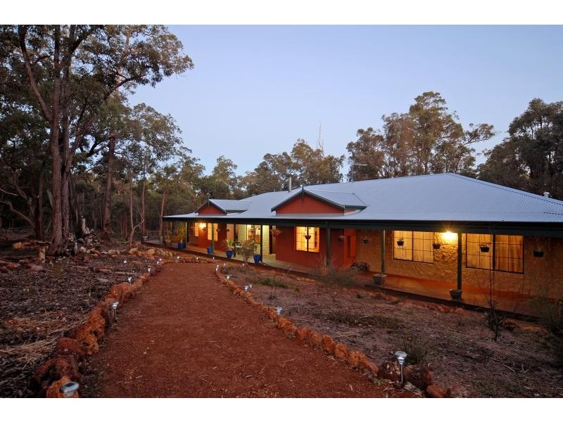 125 Avoca Glen, Stoneville WA 6081