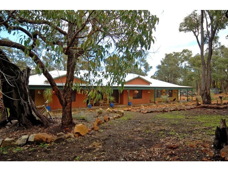 125 Avoca Glen, Stoneville WA 6081