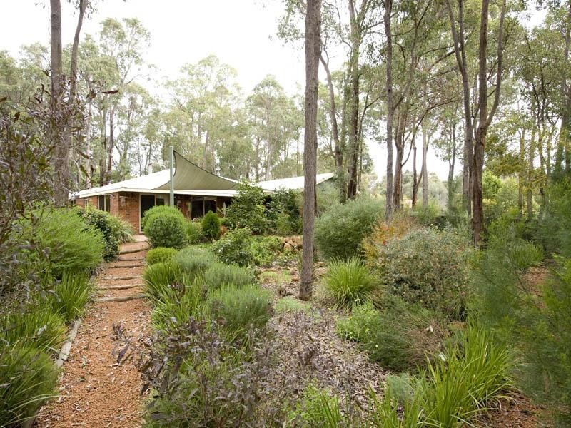 15 Vista Drive, Parkerville WA 6081