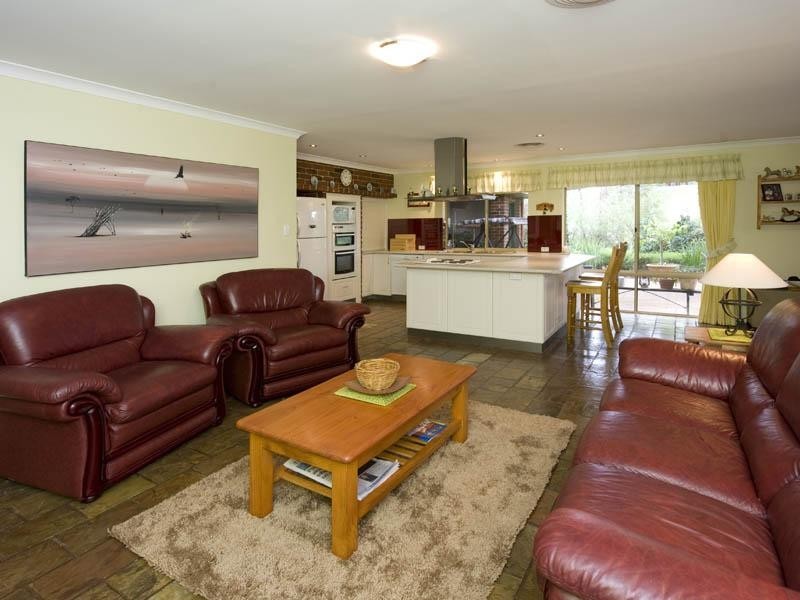 15 Vista Drive, Parkerville WA 6081