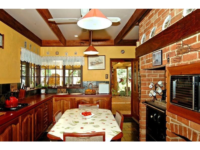28 Matthews Way, Stoneville WA 6081