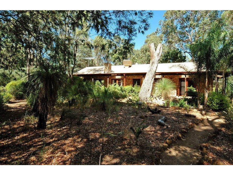 28 Matthews Way, Stoneville WA 6081