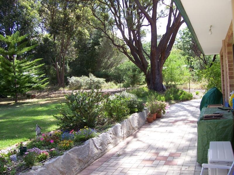 325 Helena Tce, Sawyers Valley WA 6074