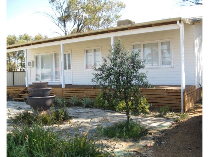 9 Monger St, Beverley WA 6304