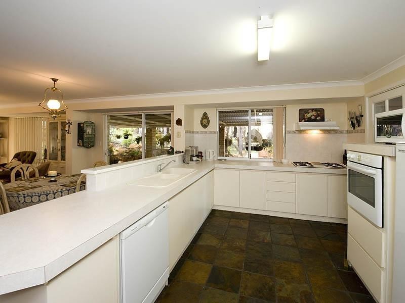 80 Inthanoona Road (off Bunning Road), Gidgegannup WA 6083