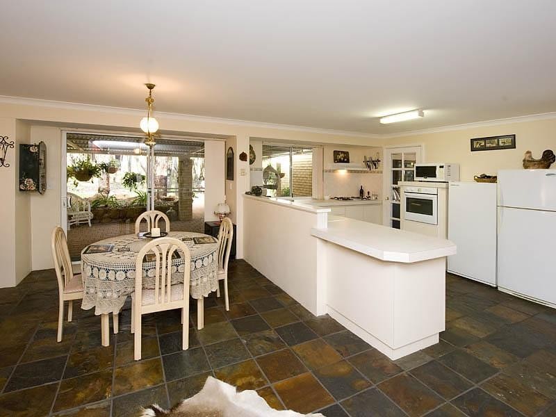 80 Inthanoona Road (off Bunning Road), Gidgegannup WA 6083