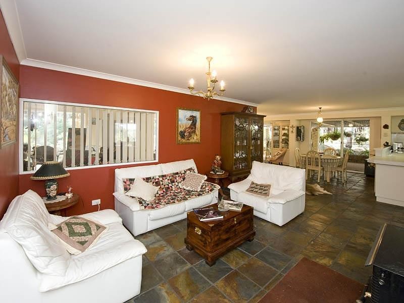 80 Inthanoona Road (off Bunning Road), Gidgegannup WA 6083