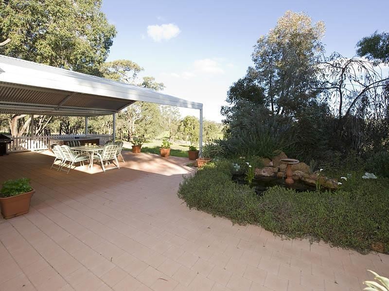 80 Inthanoona Road (off Bunning Road), Gidgegannup WA 6083