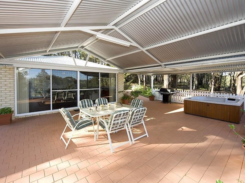80 Inthanoona Road (off Bunning Road), Gidgegannup WA 6083