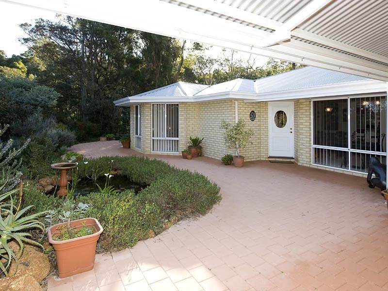 80 Inthanoona Road (off Bunning Road), Gidgegannup WA 6083