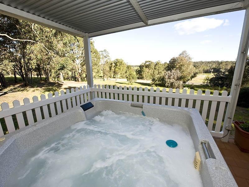 80 Inthanoona Road (off Bunning Road), Gidgegannup WA 6083