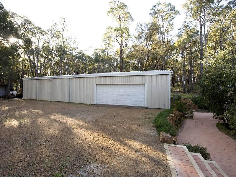 80 Inthanoona Road (off Bunning Road), Gidgegannup WA 6083