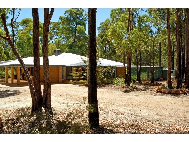 95 Eagle Street, Mundaring WA 6073