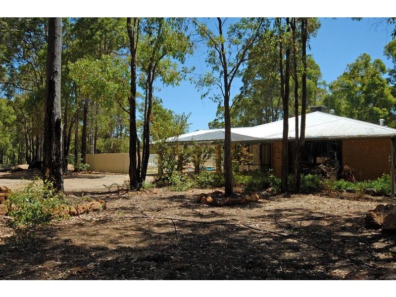 95 Eagle Street, Mundaring WA 6073