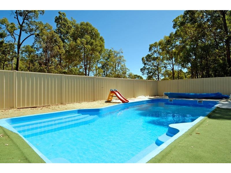 95 Eagle Street, Mundaring WA 6073