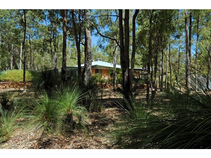 95 Eagle Street, Mundaring WA 6073