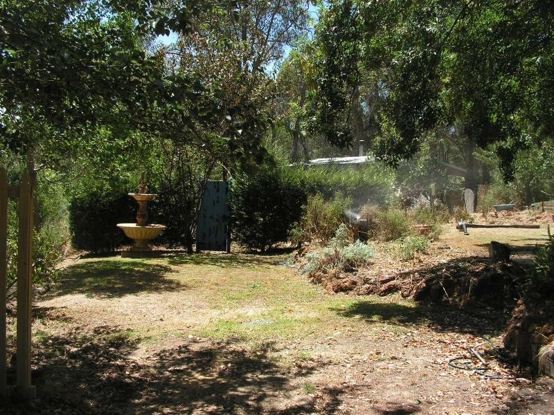 3 Hartung Street, Mundaring WA 6073
