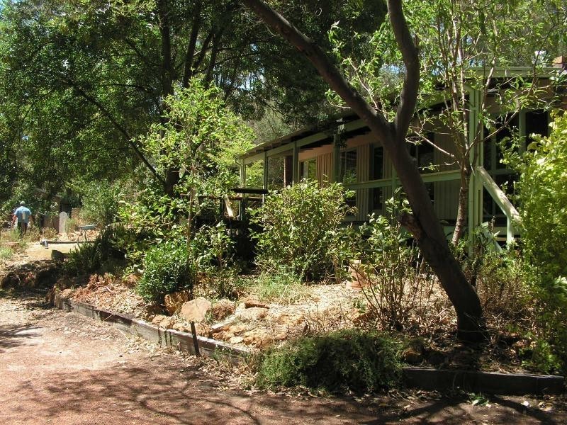 3 Hartung Street, Mundaring WA 6073