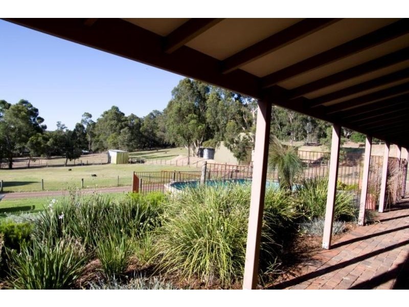 9 Lyon Pl, Hovea WA 6071