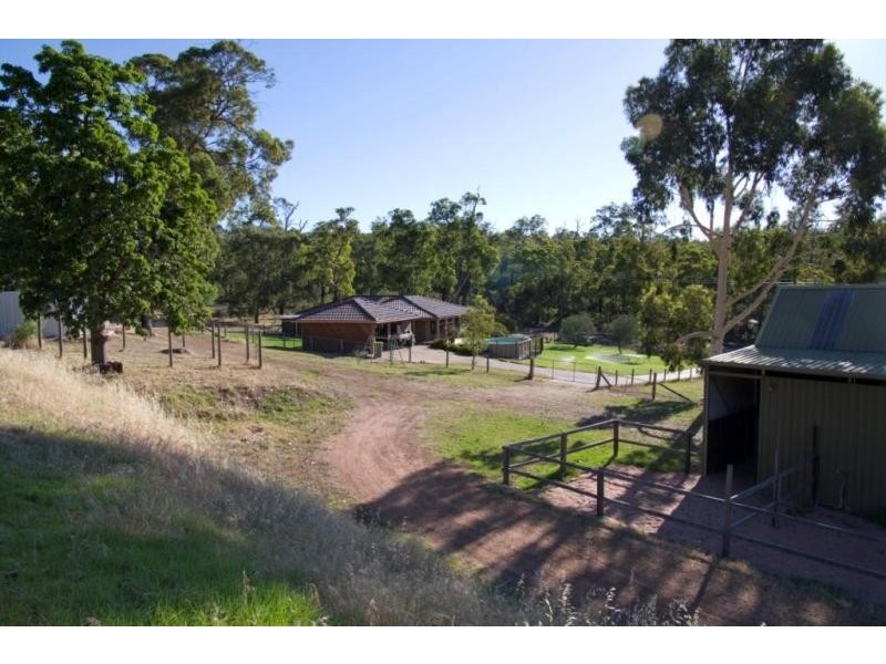 9 Lyon Pl, Hovea WA 6071