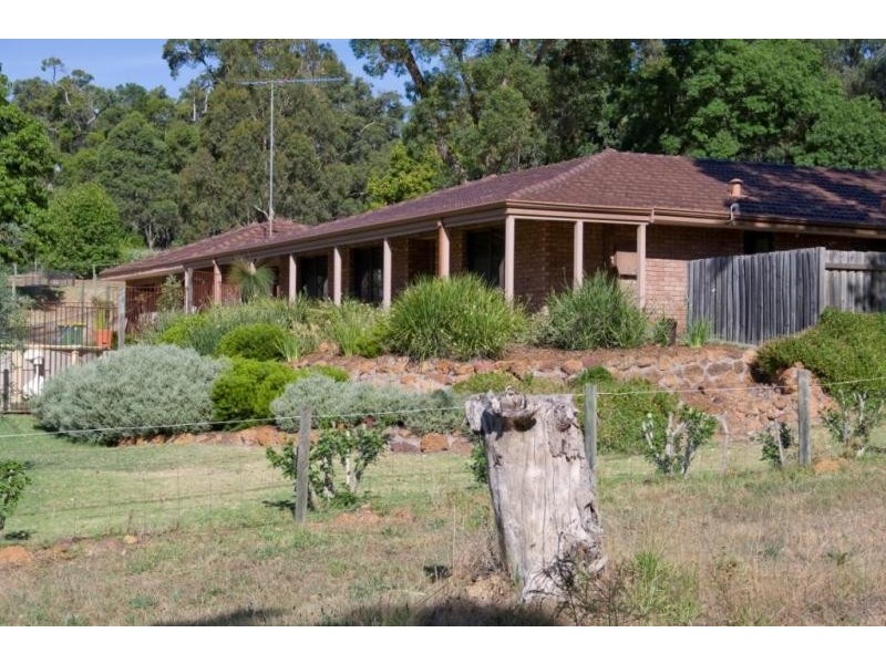 9 Lyon Pl, Hovea WA 6071