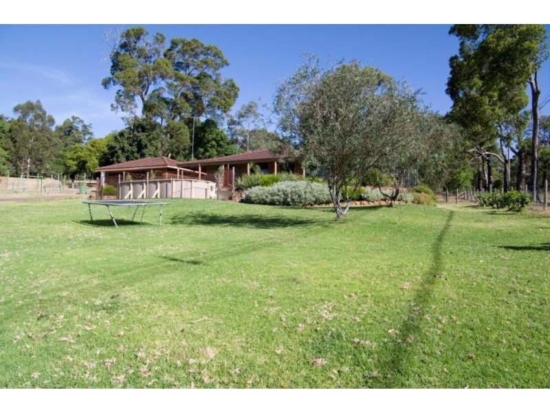 9 Lyon Pl, Hovea WA 6071