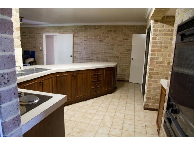 9 Lyon Pl, Hovea WA 6071