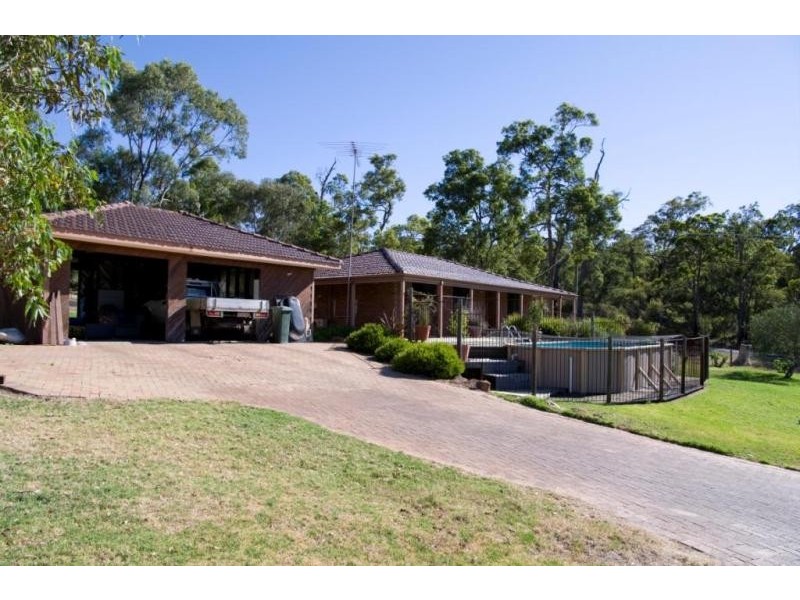 9 Lyon Pl, Hovea WA 6071