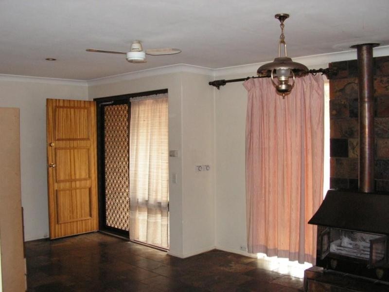 23 Hartung St, Mundaring WA 6073