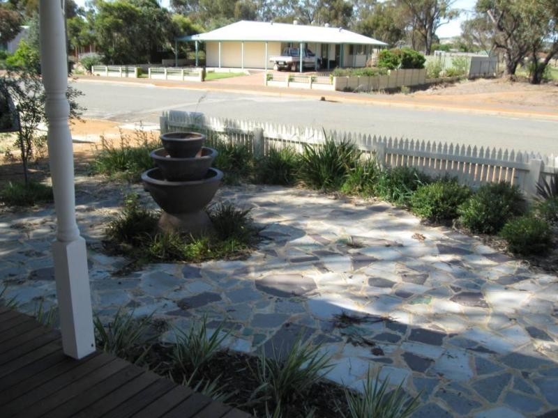 9 Monger St, Beverley WA 6304