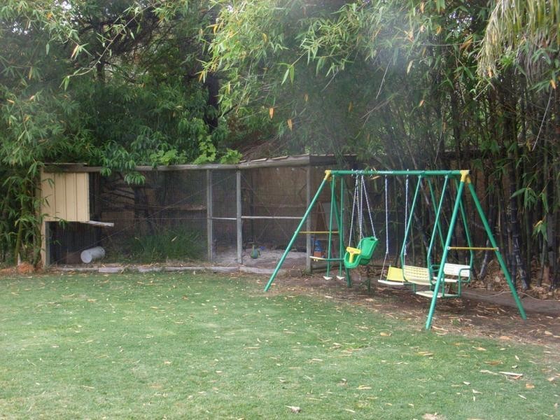 1 Cockatoo Drive, Mundaring WA 6073