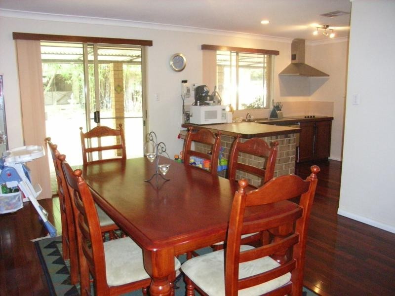 1 Cockatoo Drive, Mundaring WA 6073