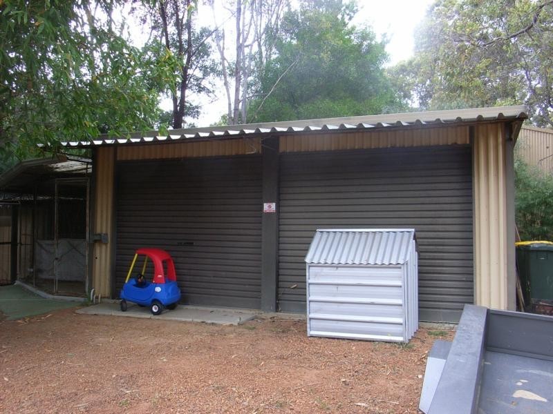 1 Cockatoo Drive, Mundaring WA 6073