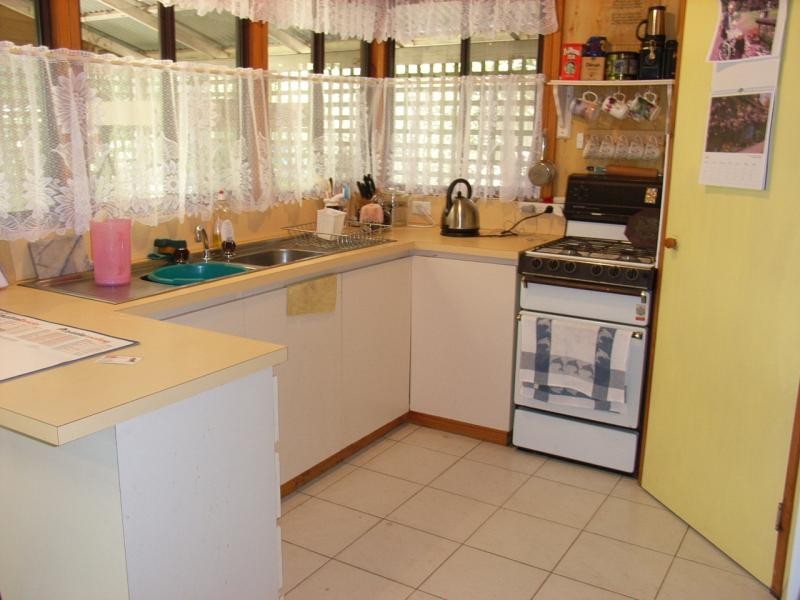 8 Reservoir St, Chidlow WA 6556